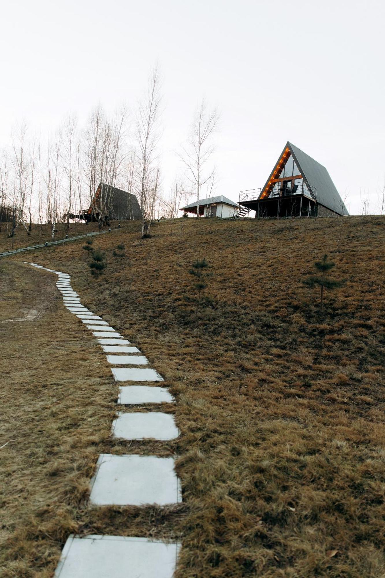 Holiday home Dobrede - будиночки під лісом