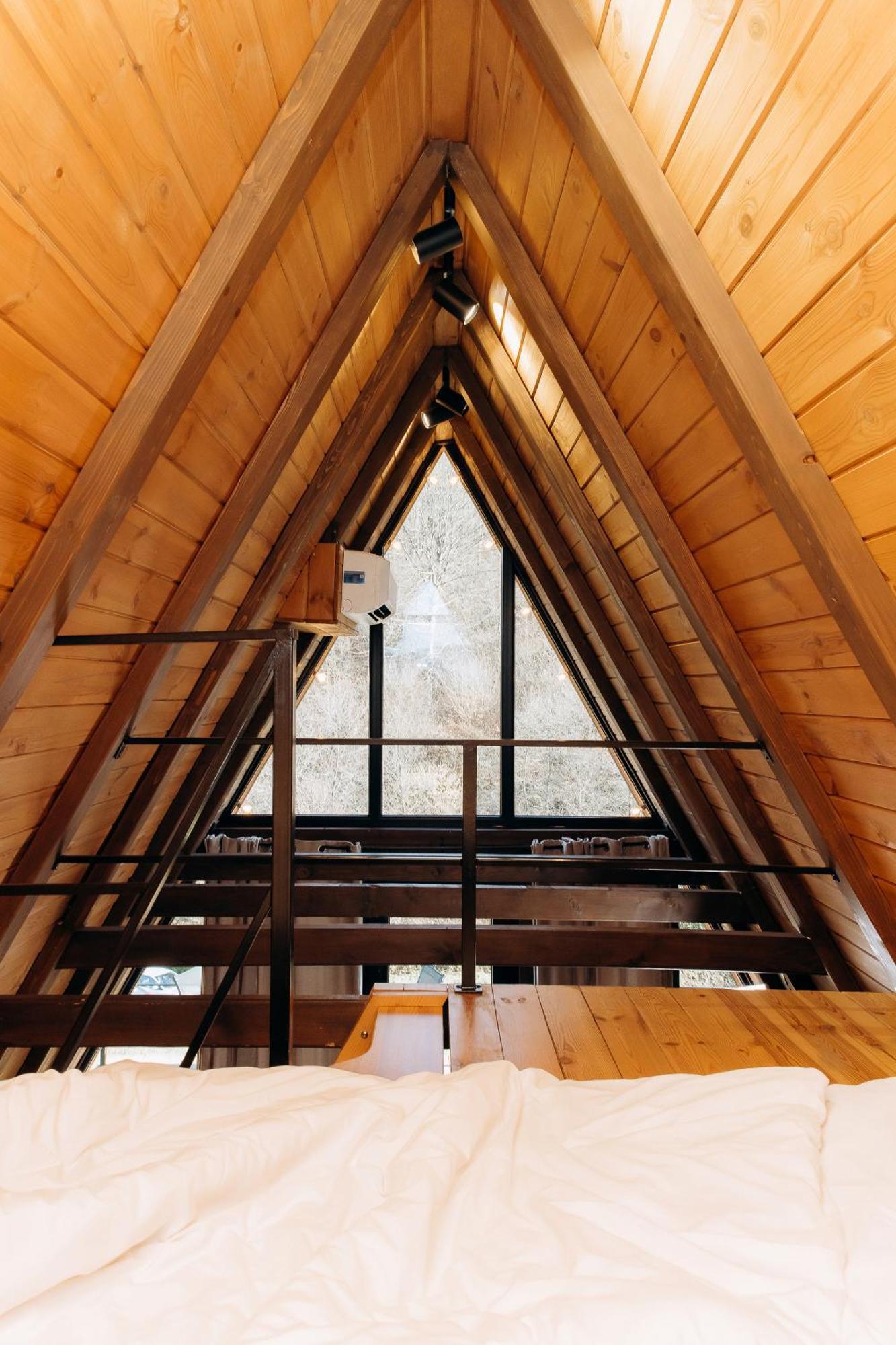 Holiday home Dobrede - будиночки під лісом Dubrynychi