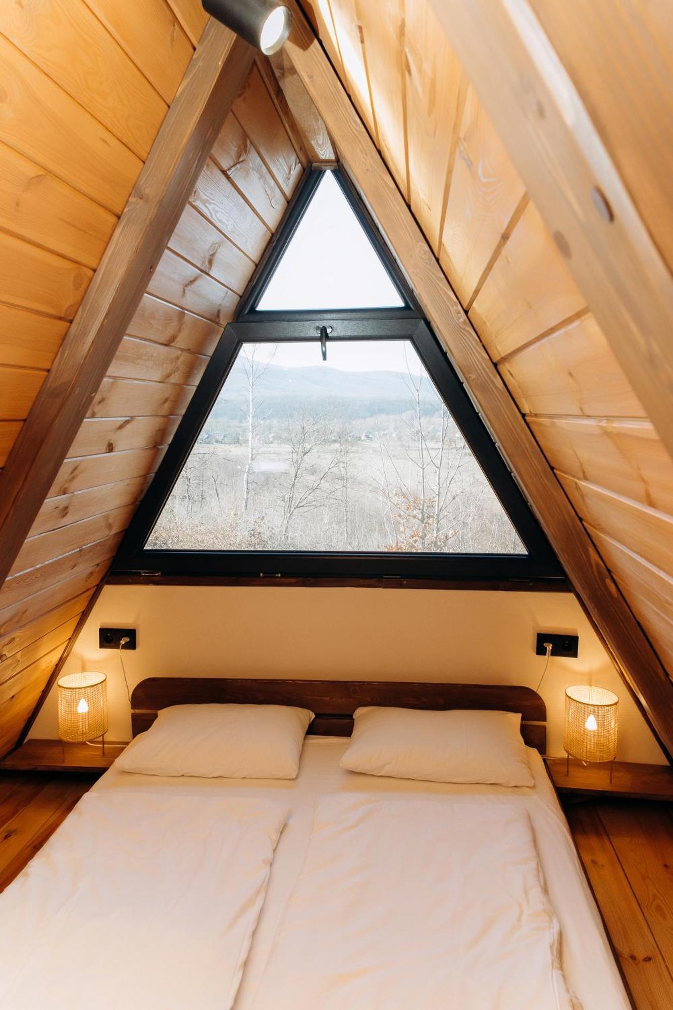 Holiday home Dobrede - будиночки під лісом *
