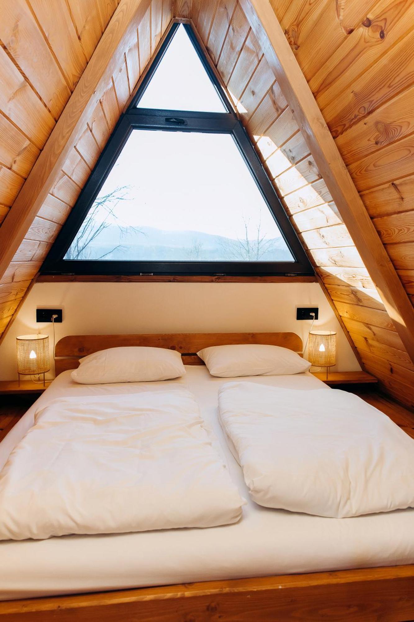 Holiday home Dobrede - будиночки під лісом *